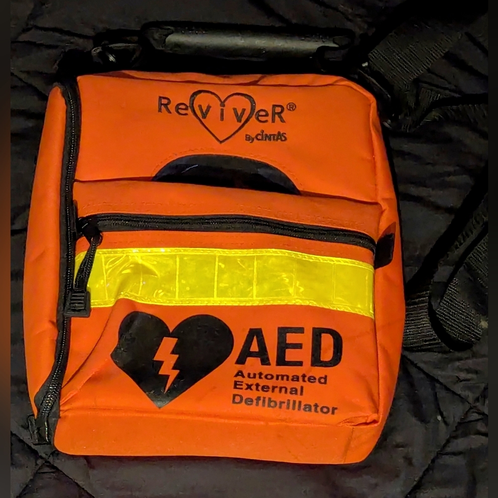 Cintas AED soft carry case